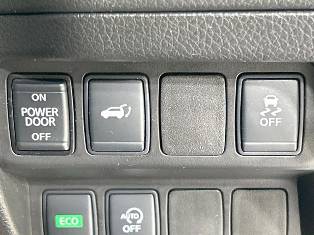 【パワーバックドア】スマートキーや運転席のボタンを押すだけでリアゲートが自動で開閉します!荷物を持っている時や、高い位置にあるバックドアを閉める際に便利な機能です♪