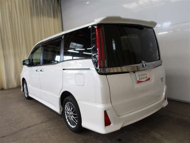 ノア1.8 ハイブリッド Si W×B II