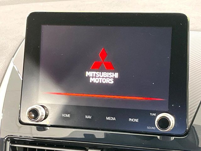 ����8�^�i�r��AppleCarPlay��AndroidAuto�����p�\�B�傫�ȉ�ʂŃX�}�z�i�r�A�v���������p���������܂���