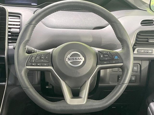【ステアリングスイッチ】運転中、前方から目線をそらすことなく、オーディオ等の操作が可能な便利機能!安心&快適なドライブを演出してくれます♪