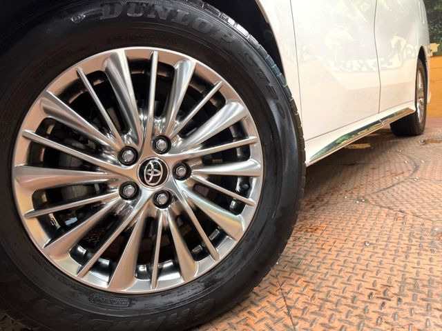 �y�����A���~�z�C�[���z�O�ςɃ}�b�`���������A���~�z�C�[���𑕒����Ă���܂��B�e��ЊO�A���~�z�C�[����A�X�^�b�h���X�^�C�����戵�����Ă���܂��B���񂲑��k����������