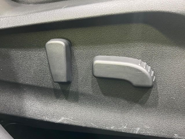 【パワーシート】スイッチ一つで簡単にシートの微調整が可能!電動だから力もいりません!快適なシートポジションにセットして、快適なドライブをお楽しみください。