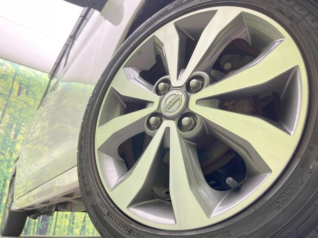 �y����15�C���`�A���~�z�C�[���z�O�ςɃ}�b�`���������A���~�z�C�[���𑕒����Ă���܂��B�e��ЊO�A���~�z�C�[����A�X�^�b�h���X�^�C�����戵�����Ă���܂��B���񂲑��k����������