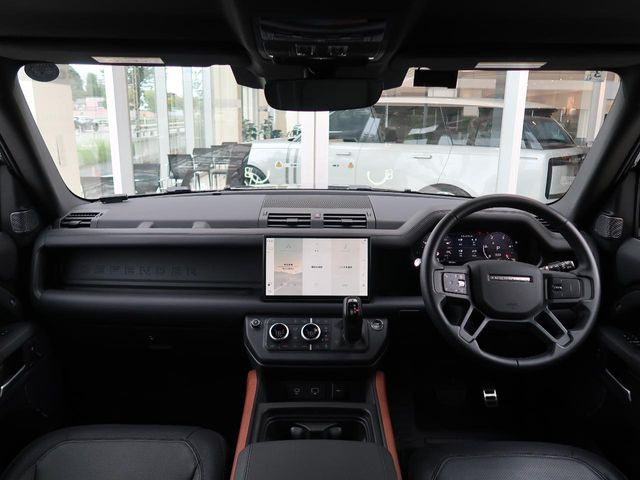 ディフェンダー110 X ダイナミック HSE 3.0L D300 ディーゼル 4WD