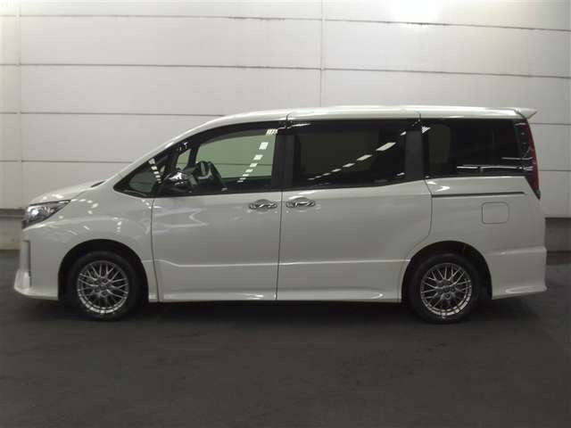 ノア1.8 ハイブリッド Si W×B II