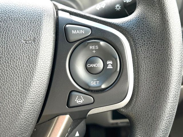 【アダプティブクルーズコントロール】高速道路での長距離走行が楽に!!自動で速度を保つクルーズコントロールが、衝突軽減システムと連携し、前方の車両を感知して車間を保つように速度調節してくれます!!
