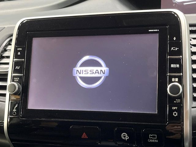 【純正9型ナビ】人気の純正ナビを装備。オーディオ機能も充実しており、Bluetooth接続すればお持ちのスマホやMP3プレイヤーの音楽を再生可能!毎日の運転がさらに楽しくなります!!