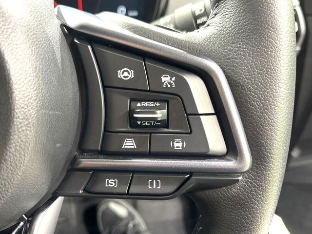 【全車速追従機能付クルーズコントロール】高速道路での長距離走行が楽に!!自動で速度を保つクルーズコントロールが、衝突軽減システムと連携し、前方の車両を感知して車間を保つように速度調節してくれます!!