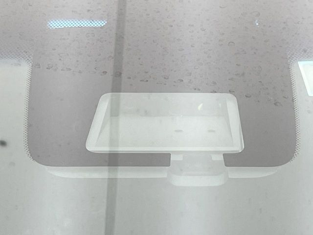 【三菱e-Assist】走行中に前方の車両等を認識し、衝突しそうな時は警報とブレーキで衝突回避と被害軽減をアシスト。より安全にドライブをお楽しみいただけます。