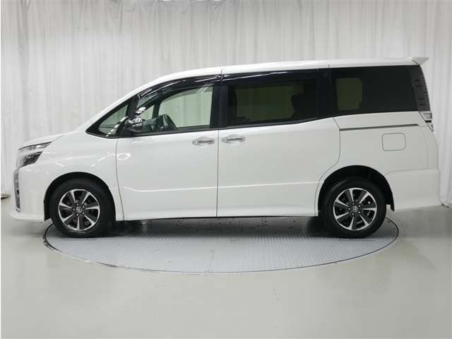 ヴォクシー2.0 ZS 煌II 4WD