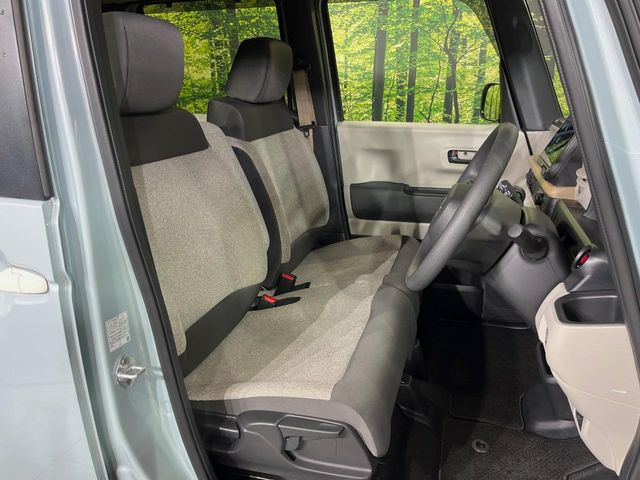 運転席シート廻りは使用感も少なく、良好な状態となっています。丁寧に使われていたことがよくわかりますね。