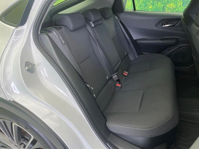 後部座席も気になるようなキズ・汚れやへたり等、大きなダメージはなく、良好な状態です。