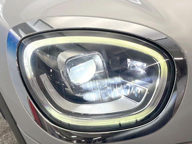��LED�w�b�h���C�g:��ԑ��s�����ǍD�Ȏ��E���m�ۂ����S���ĉ^�]�ł��鍂�P�xLED�w�b�h���C�g�𑕔�!�_�����x�������A����d�͂��}�����Ă��܂��B