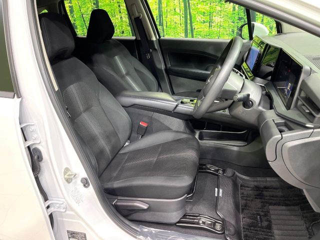 運転席シート廻りは使用感も少なく、良好な状態となっています。丁寧に使われていたことがよくわかりますね。