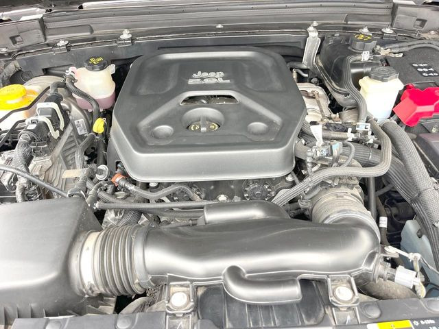 ●当店では、各メーカーの専用診断テスターを導入。国家資格を持つテクニカルスタッフも常駐しておりますので、万が一の際にも安心してご利用いただけます。