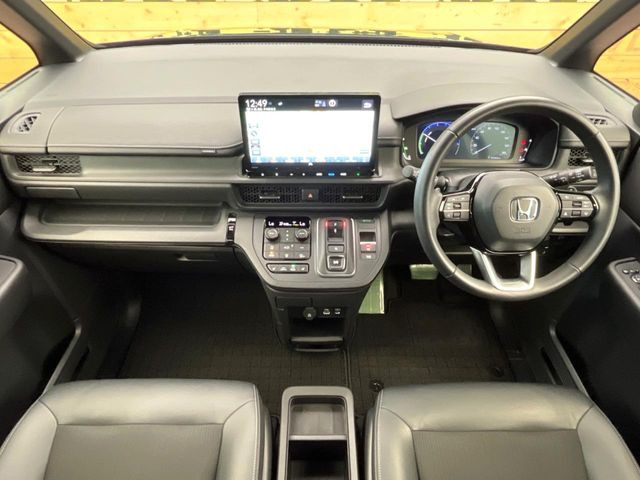 ステップワゴン2.0 e:HEV スパーダ