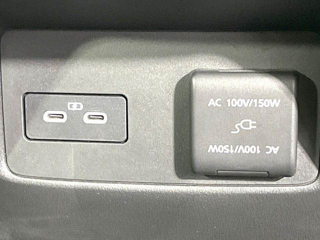 【1500Wアクセサリーコンセント】消費電力1500Wまでの家電が使えます。キャンプやスポーツ・アウトドアでのアクティビティはもちろん、災害・停電の際に大活躍♪