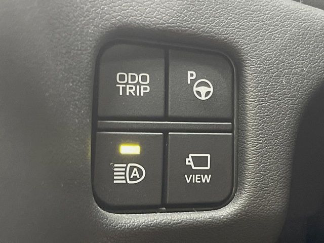 【インテリジェントパーキングアシスト】駐車が苦手な方でもボタン一つで狙った場所へ駐車可能!面倒なハンドル操作を自動で行ってくれるのでサイズ感が大きくなったセダン車でも安心ですね♪