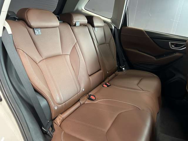 車内もキレイで嫌な臭いもありません☆気になる方は内装のスチームクリーナーも施工可能です♪
