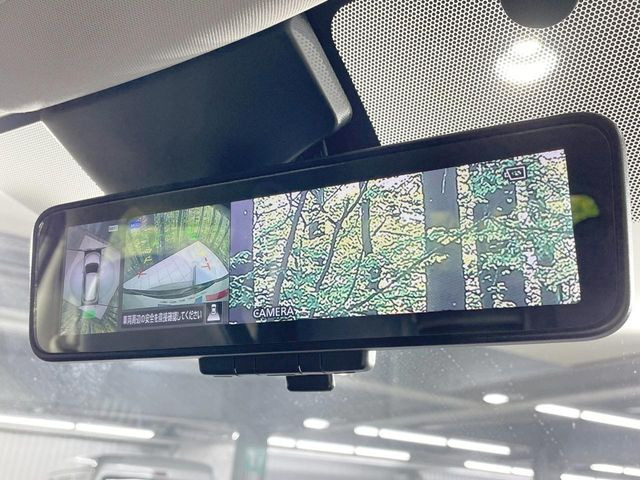 【アラウンドビューモニター】専用のカメラにより、上から見下ろしたような視点で360度クルマの周囲を確認することができます☆死角部分も確認しやすく、狭い場所での切り返しや駐車もスムーズに行えます。