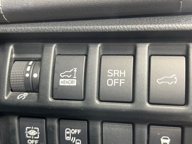 【パワーバックドア】スマートキーや運転席のボタンを押すだけでリアゲートが自動で開閉します!荷物を持っている時や、高い位置にあるバックドアを閉める際に便利な機能です♪