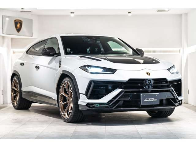 ウルスペルフォルマンテ 4WD