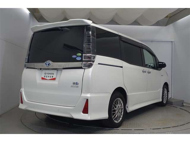 ノア1.8 ハイブリッド Si W×B II