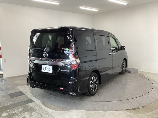 セレナ1.2 e-POWER ハイウェイスターV