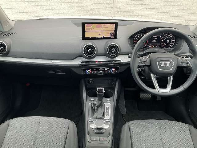 Q235 TFSI アドバンスド