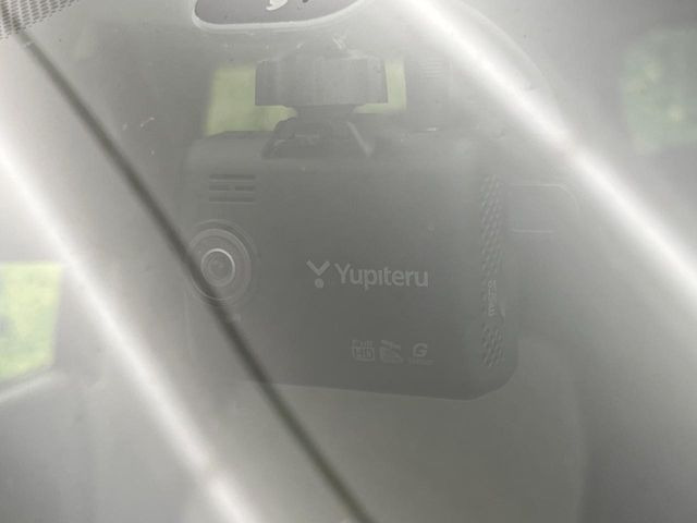 【ドライブレコーダー】ドライブレコーダー装備!走行中はもちろん、あおり運転や事故に遭遇した際、映像で記録し、万一のリスクに備えます。※記録用SDカードはお客様ご自身でご準備いただく必要があります。