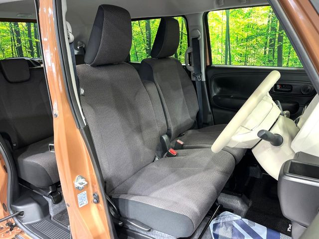 運転席シート廻りは使用感も少なく、良好な状態となっています。丁寧に使われていたことがよくわかりますね。