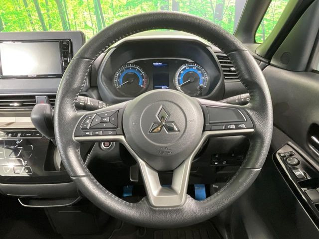【ステアリングスイッチ】運転中、前方から目線をそらすことなく、オーディオ等の操作が可能な便利機能!安心&快適なドライブを演出してくれます♪