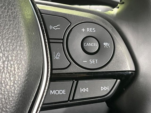 【レーダークルーズコントロール】高速道路での長距離走行が楽に!!自動で速度を保つクルーズコントロールが、衝突軽減システムと連携し、前方の車両を感知して車間を保つように速度調節してくれます!!