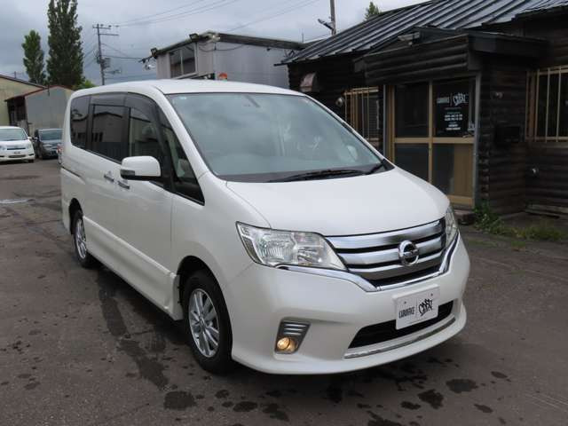 セレナ2.0 ハイウェイスター Vセレクション 4WD