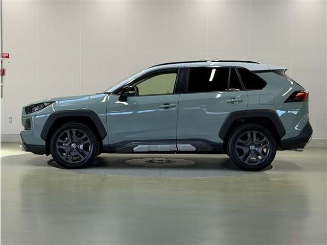 RAV42.0 アドベンチャー 4WD