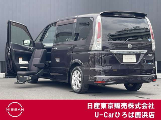 セレナ2.0 ハイウェイスター アンシャンテ 助手席スライドアップシート 4WD