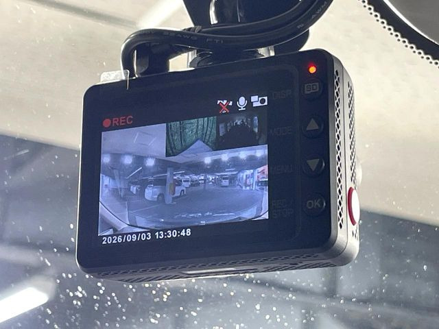 【ドライブレコーダー】ドライブレコーダー装備!走行中はもちろん、あおり運転や事故に遭遇した際、映像で記録し、万一のリスクに備えます。※記録用SDカードはお客様ご自身でご準備いただく必要があります。