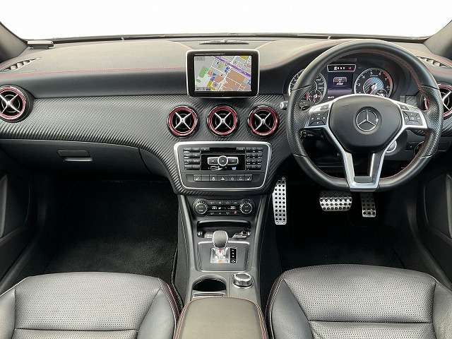 AクラスAMG A45 4マチック 4WD