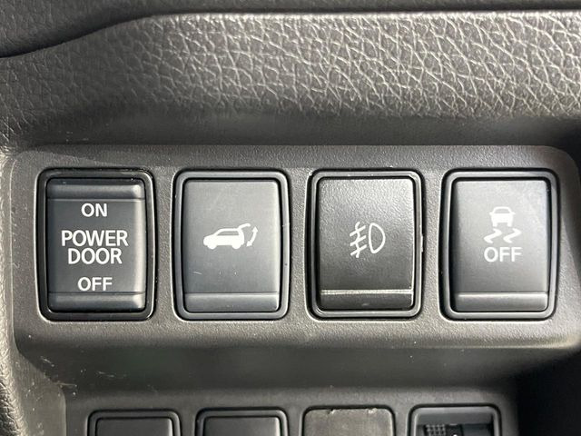 【パワーバックドア】スマートキーや運転席のボタンを押すだけでリアゲートが自動で開閉します!荷物を持っている時や、高い位置にあるバックドアを閉める際に便利な機能です♪