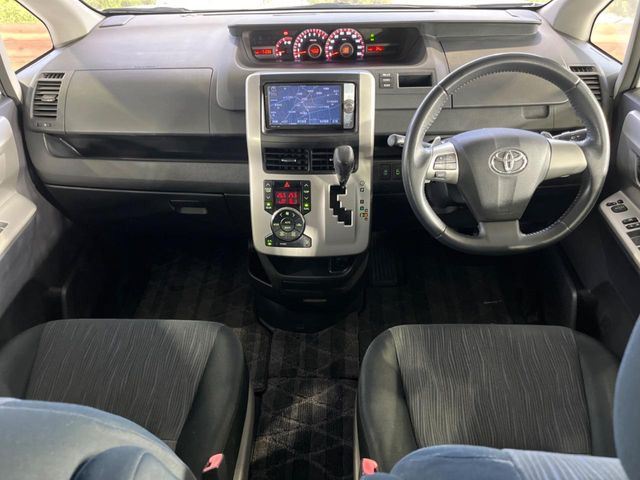 ヴォクシー2.0 ZS 煌