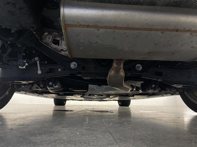 プリウス1.8 S ツーリングセレクション E-Four 4WD