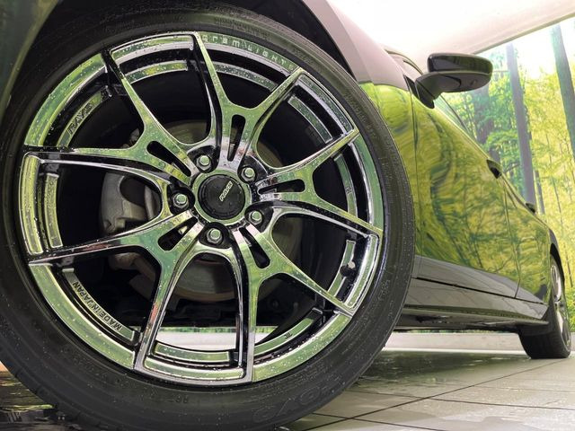 �y18�C���`�A���~�z�C�[���z�O�ςɃ}�b�`�����A���~�z�C�[���𑕒����Ă���܂��B�e��A���~�z�C�[����A�X�^�b�h���X�^�C�����戵�����Ă���܂��B���񂲑��k����������