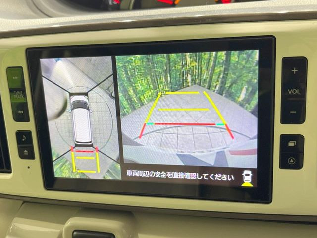 【パノラマモニター】専用のカメラにより、上から見下ろしたような視点で360度クルマの周囲を確認することができます☆死角部分も確認しやすく、狭い場所での切り返しや駐車もスムーズに行えます。
