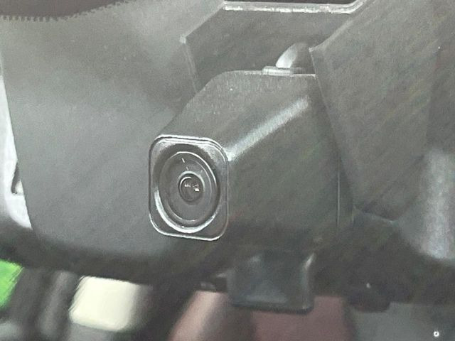 【ドライブレコーダー】ドライブレコーダー装備!走行中はもちろん、あおり運転や事故に遭遇した際、映像で記録し、万一のリスクに備えます。※記録用SDカードはお客様ご自身でご準備いただく必要があります。
