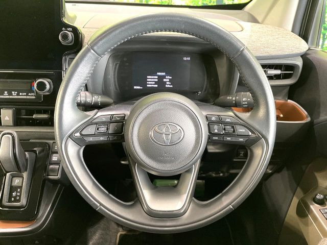 【純正革巻きステアリング】上質な革を使用することで、手にしっかり馴染みとても運転しやすいハンドルです♪