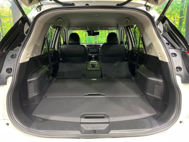 【パワーバックドア】スマートキーや運転席のボタンを押すだけでリアゲートが自動で開閉します!荷物を持っている時や、高い位置にあるバックドアを閉める際に便利な機能です♪