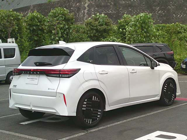 ノートオーラ1.2 G レザーエディション