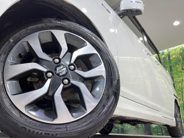 �y����15�C���`�A���~�z�C�[���z�O�ςɃ}�b�`���������A���~�z�C�[���𑕒����Ă���܂��B�e��ЊO�A���~�z�C�[����A�X�^�b�h���X�^�C�����戵�����Ă���܂��B���񂲑��k����������