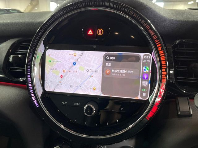 ��Apple Car Play:�X�}�z�Ƃ̗L���ڑ��ŁA�i�r�E�I�[�f�B�I�Đ��ȂǃX�}�z�̃A�v���@�\����ʂł��g����֗��@�\�ł�!