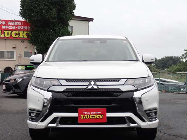 アウトランダーPHEV2.4 G プラスパッケージ 4WD